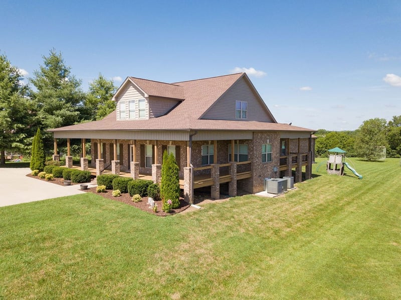1011 Tom Mabrey Dr, Castalian Springs, TN 37031
