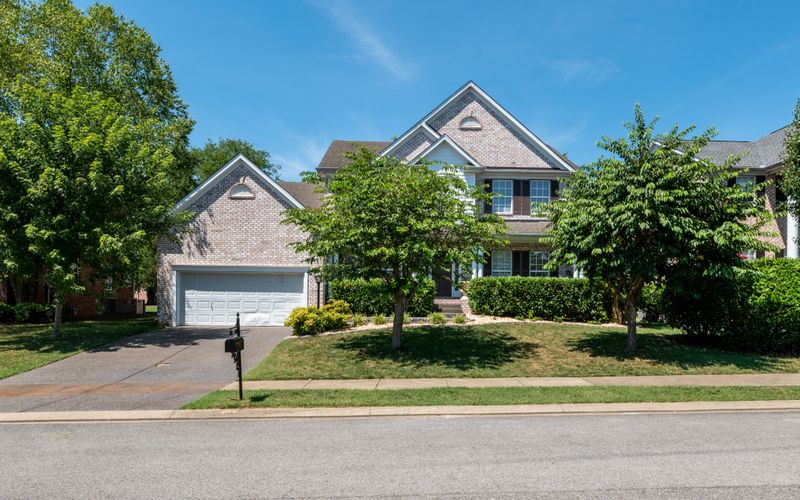 166 Cabin Branch Cir, Hendersonville, TN 37075