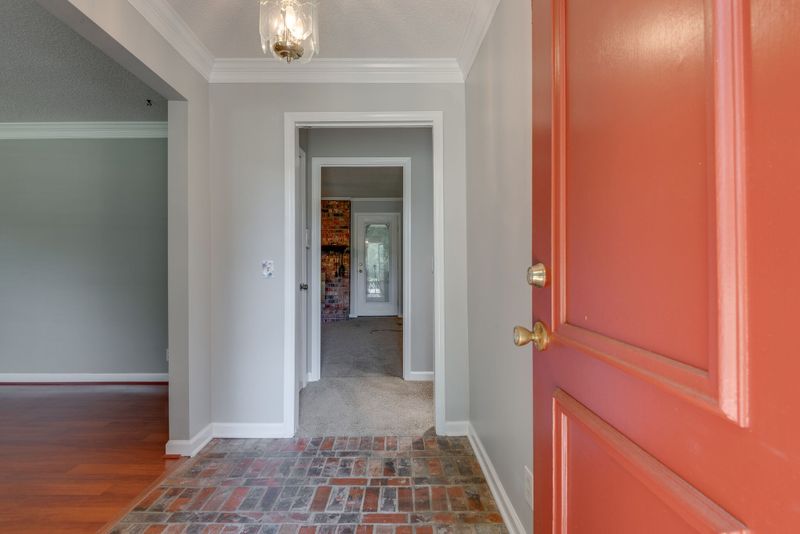 305 Hickory Ln, Franklin, TN 37064