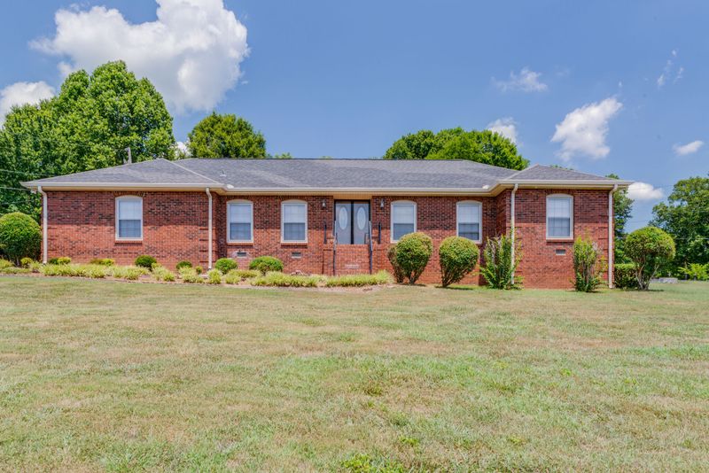 1200 Daniel Dr, Hendersonville, TN 37075