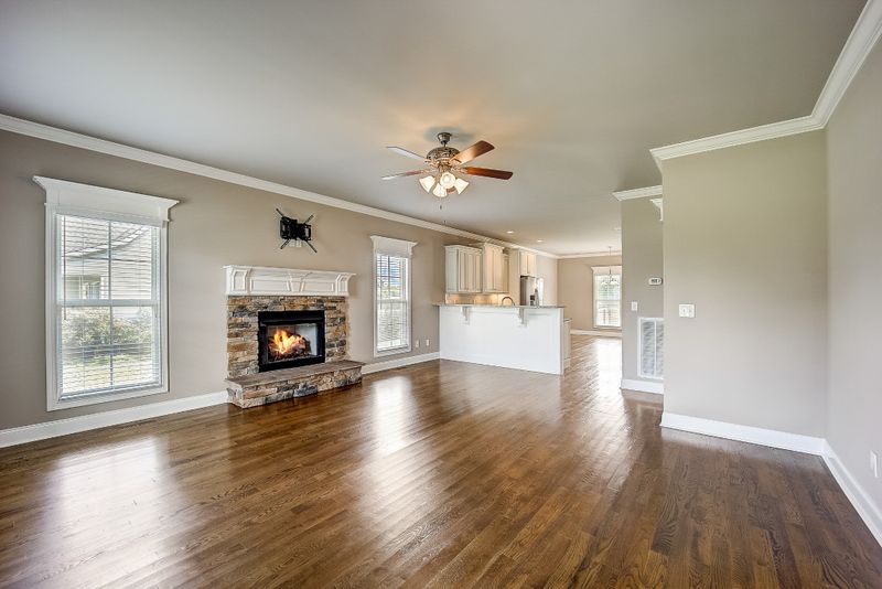 1018 Matheus Dr, Murfreesboro, TN 37128