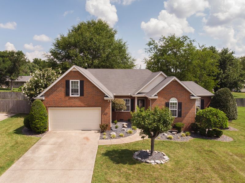 2715 Comer Dr, Murfreesboro, TN 37128