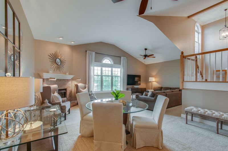7304 River Bend Rd, Nashville, TN 37221