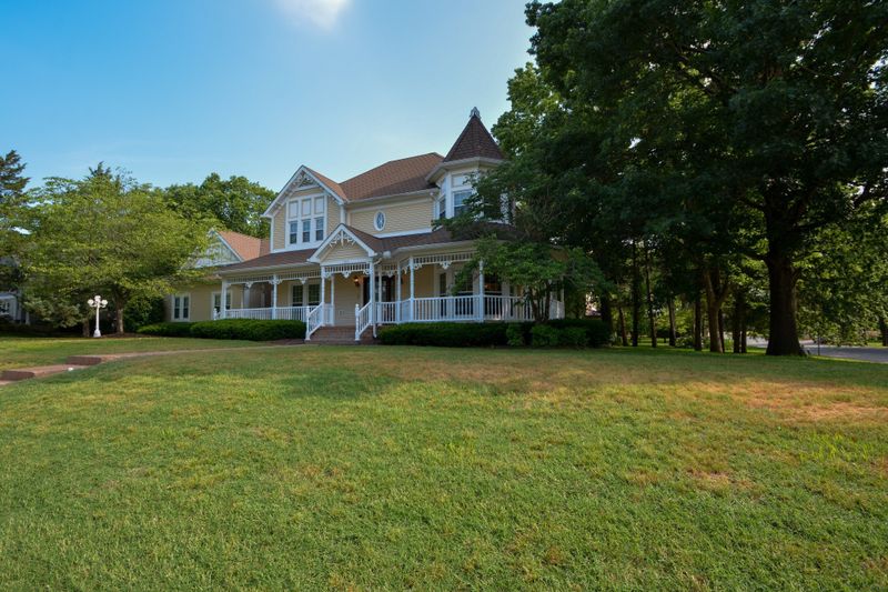 1323 Shagbark Trl, Murfreesboro, TN 37130