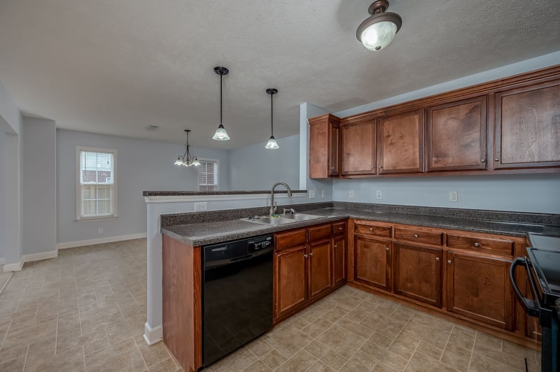 1923 Warmingfield Dr, Murfreesboro, TN 37127