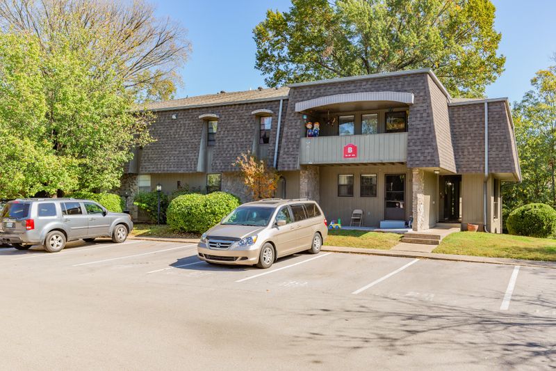 2929 Selena Dr #B28, Nashville, TN 37211
