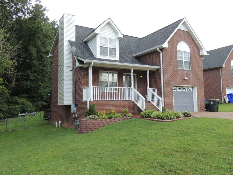 411 S Aztec Dr, White House, TN 37188