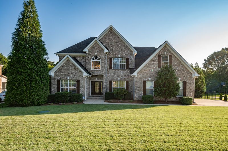 405 Eclipse Dr, Murfreesboro, TN 37129