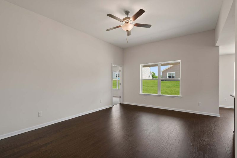 2270 Worker Bee Dr, Columbia, TN 38401