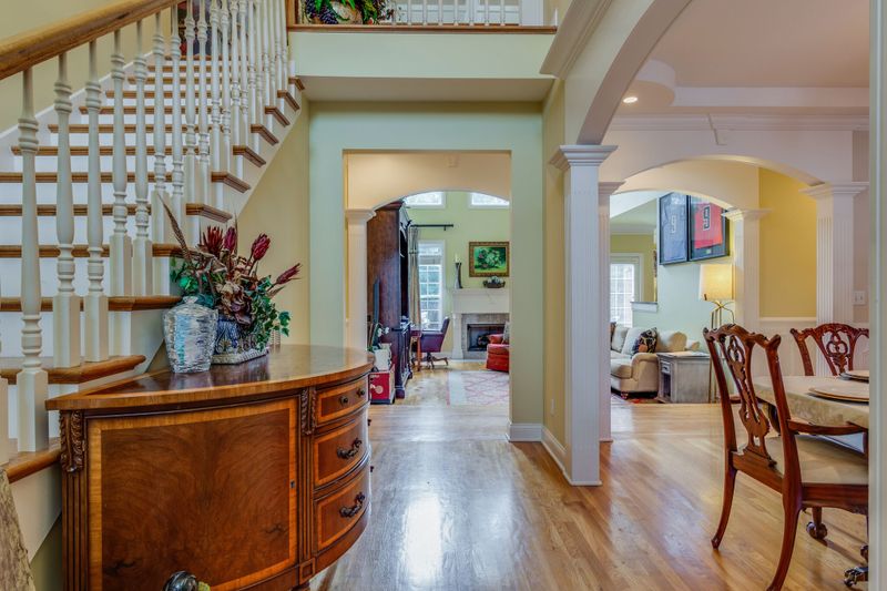 2202 Northwoods Dr, Murfreesboro, TN 37130