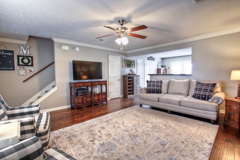 1913 Debonair Ln, Murfreesboro, TN 37128