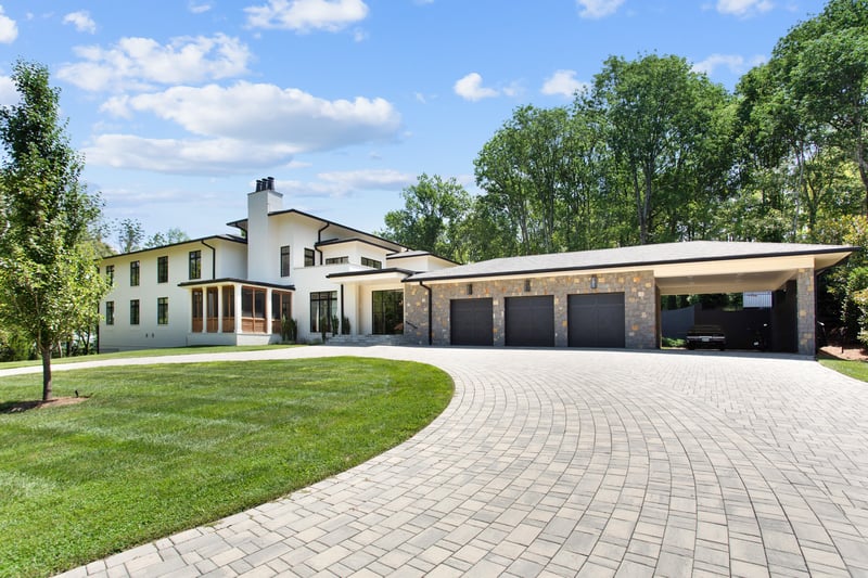 960 Overton Lea Rd, Nashville, TN 37220