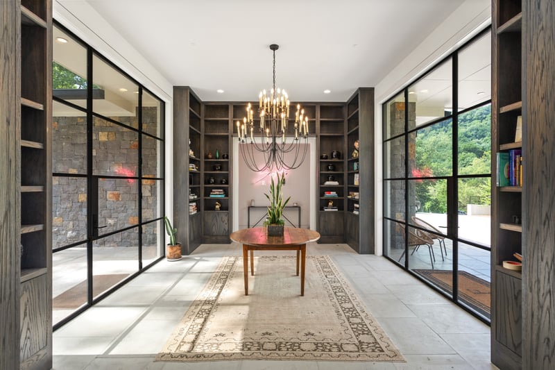 960 Overton Lea Rd, Nashville, TN 37220