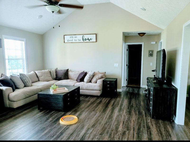 1280 Mount Olive Rd, Westmoreland, TN 37186