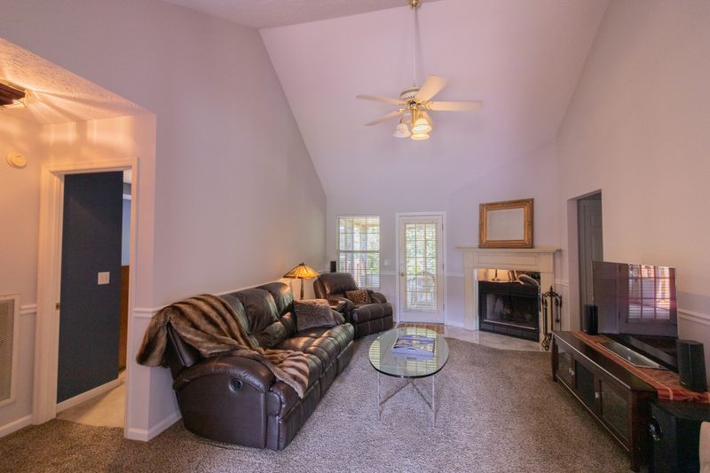 327 Dorr Dr, Goodlettsville, TN 37072