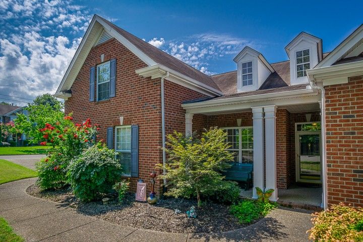 1200 Misty Glen Ct, Old Hickory, TN 37138
