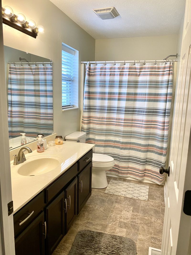 105 Harbortowne Dr, Hendersonville, TN 37075