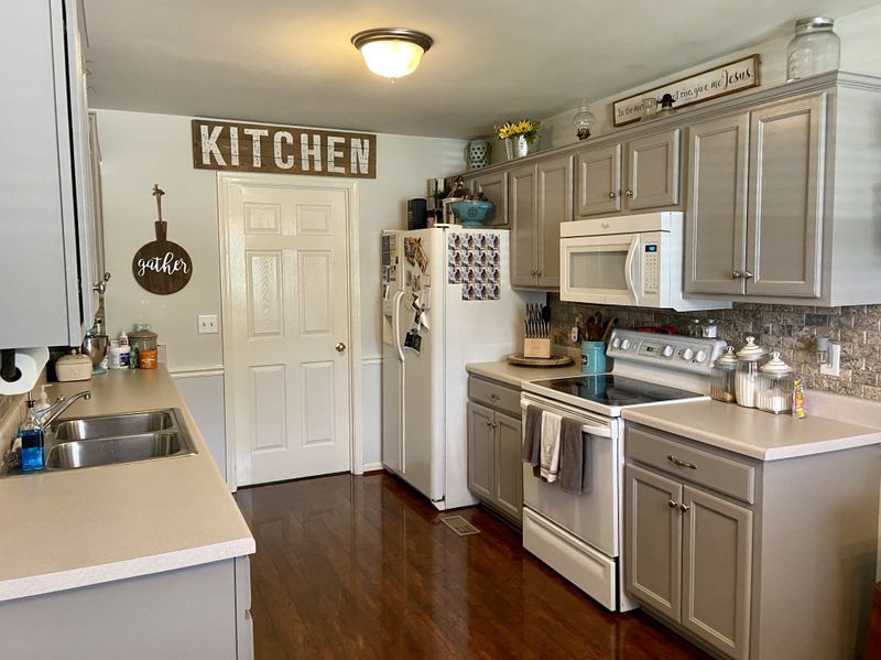 107 N Wagon Trl, Murfreesboro, TN 37128