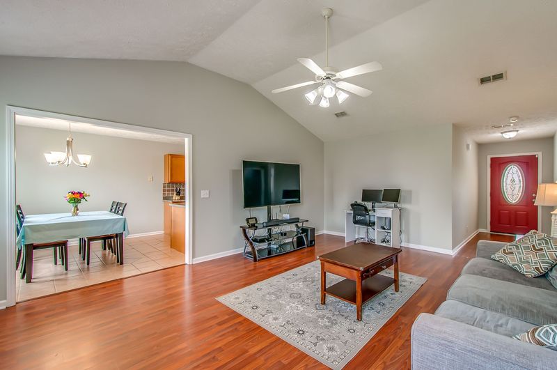 1618 Lisburn Dr, Murfreesboro, TN 37128