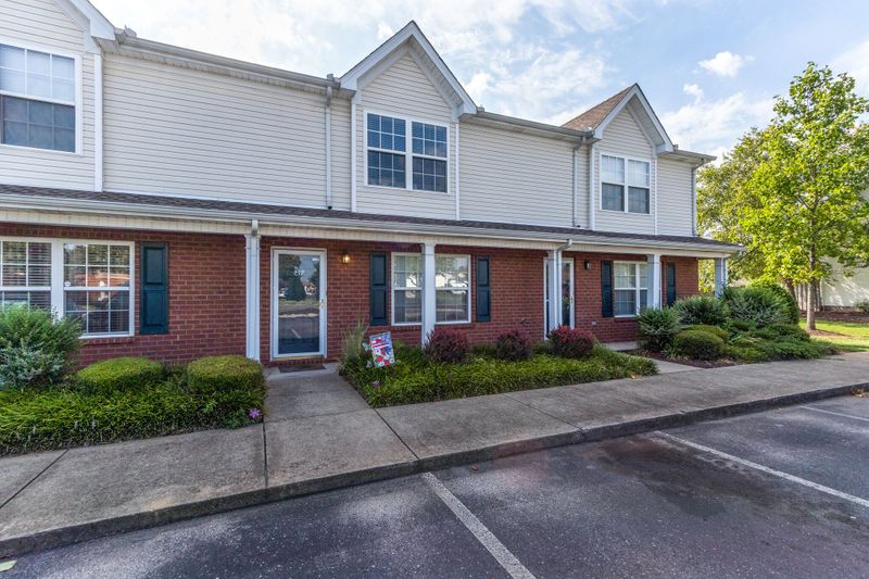 217 Indian Park Dr, Murfreesboro, TN 37128