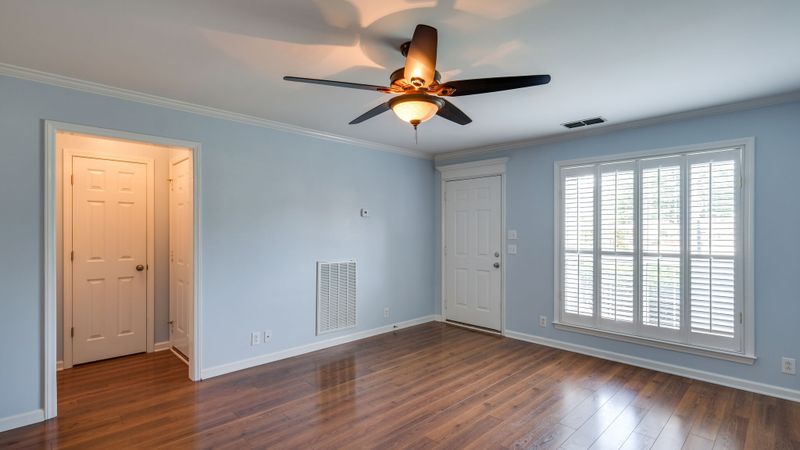 1923 Thomas Ct, Murfreesboro, TN 37127