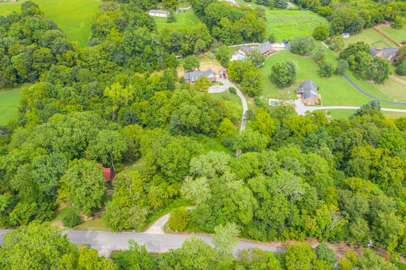 1111 Forestpointe, Hendersonville, TN 37075