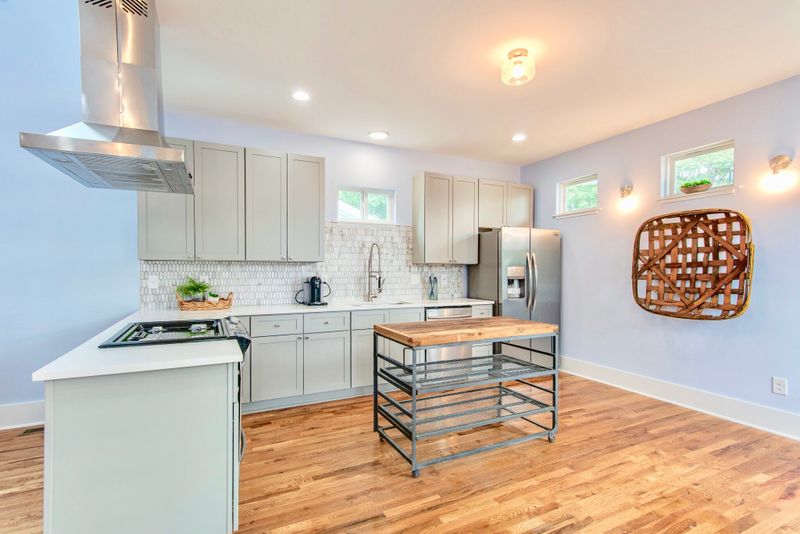 1128 Mcferrin Ave, Nashville, TN 37206