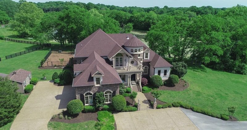 6371 Mcdaniel Rd, College Grove, TN 37046