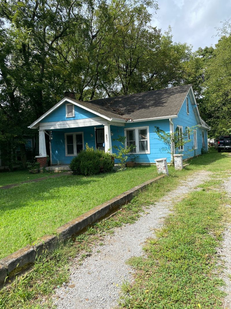 1122 Meridian St, Nashville, TN 37207