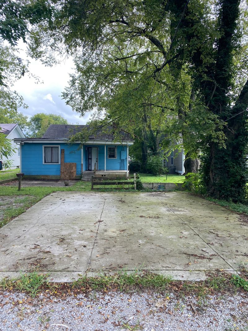 1122 Meridian St, Nashville, TN 37207