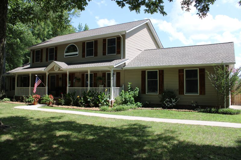 2711 Dick Farmer Rd, Cedar Hill, TN 37032