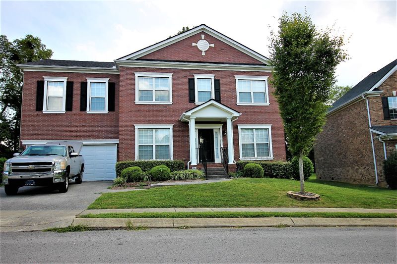 408 Laurel Hills Dr, Mount Juliet, TN 37122