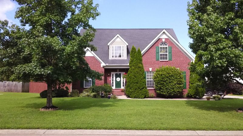 1736 Potters Ct, Murfreesboro, TN 37128