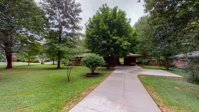 4904 Briarwood Dr, Nashville, TN 37211