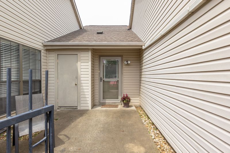 202 Laurel Hill Dr #202, Old Hickory, TN 37138