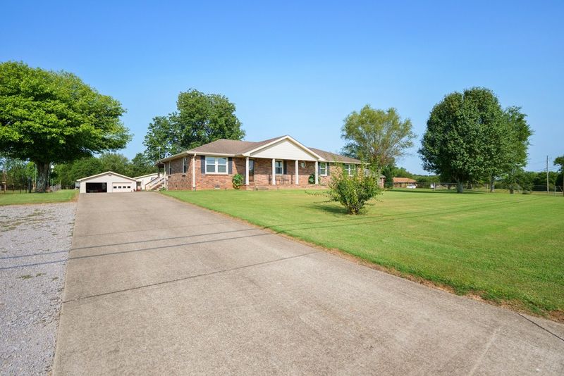 184 Moore Rd, Lebanon, TN 37087