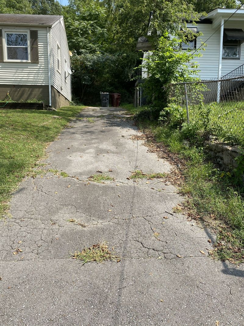 300 Sentinel Dr, Nashville, TN 37209