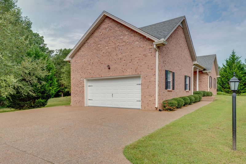 7640 Sleepy Summit Ln, Fairview, TN 37062