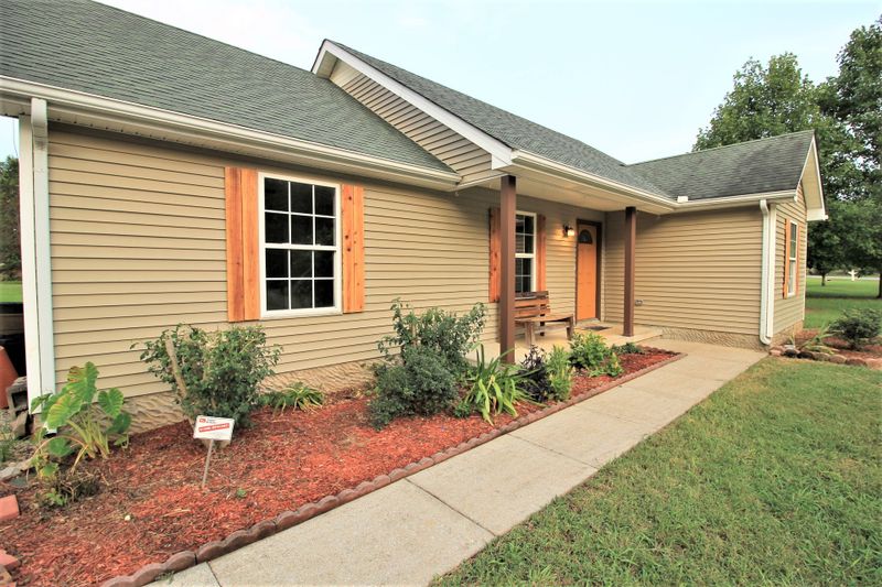 172 Stones River Ln, Murfreesboro, TN 37128