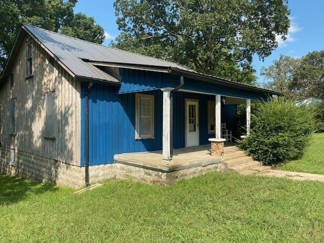 820 Pond Rd, Dickson, TN 37055