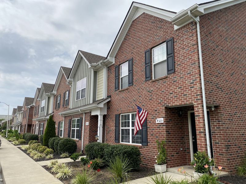 4323 Aurora Cir, Murfreesboro, TN 37127