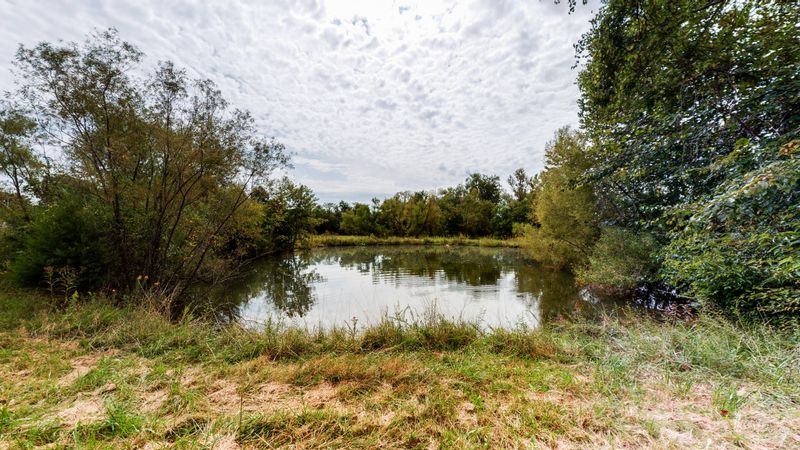 985 Thomas Rd, Lebanon, TN 37087