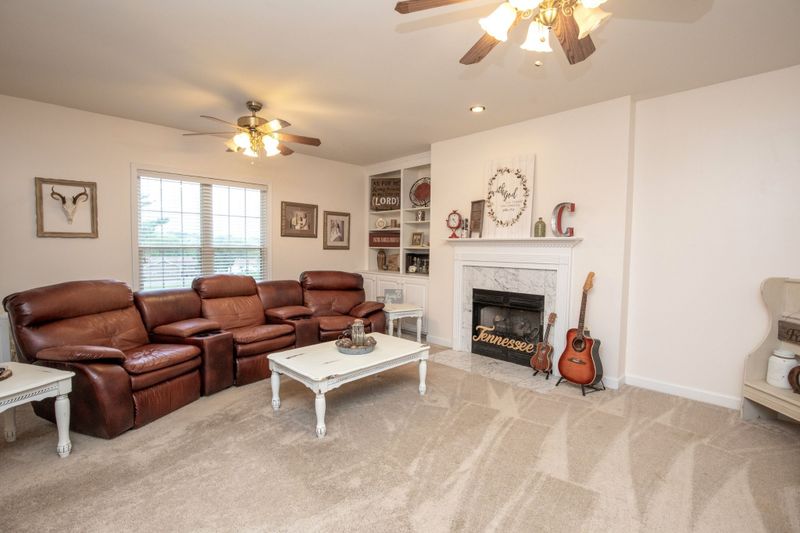 1306 Shoreside Dr, Hendersonville, TN 37075