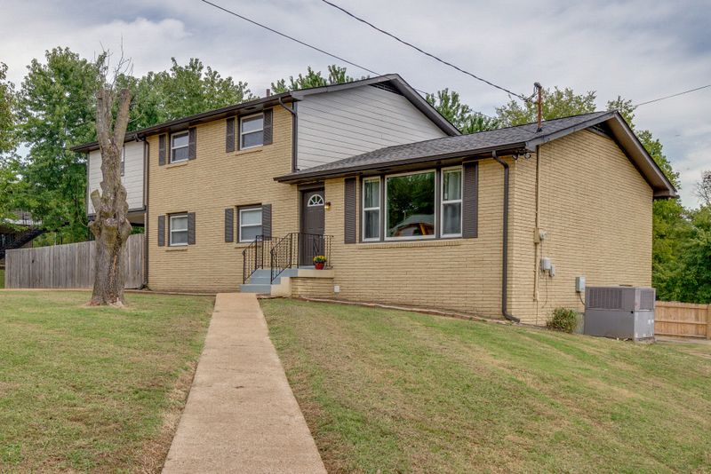 3302 Hawkwood Ln, Nashville, TN 37207