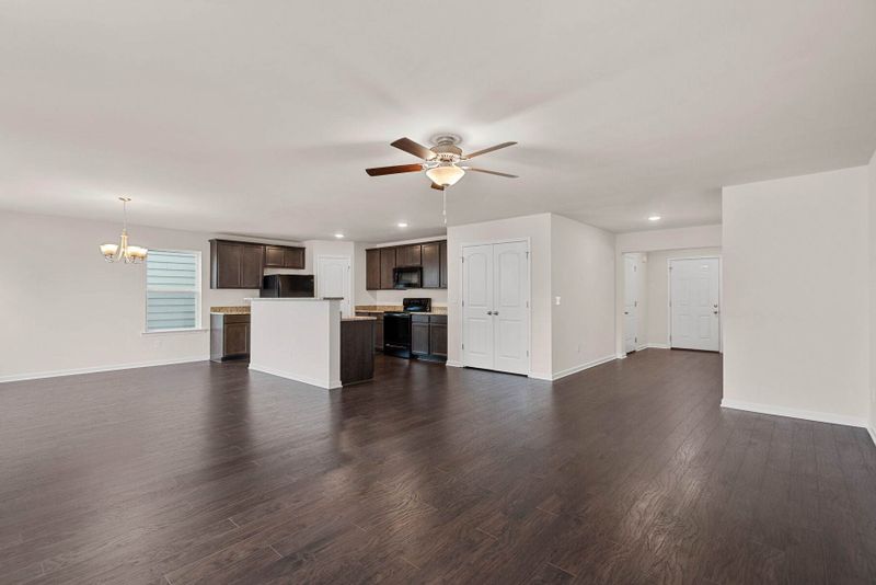 209 Renwick Dr, La Vergne, TN 37086