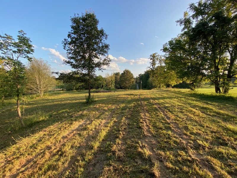 637 Southerland Rd, Dickson, TN 37055