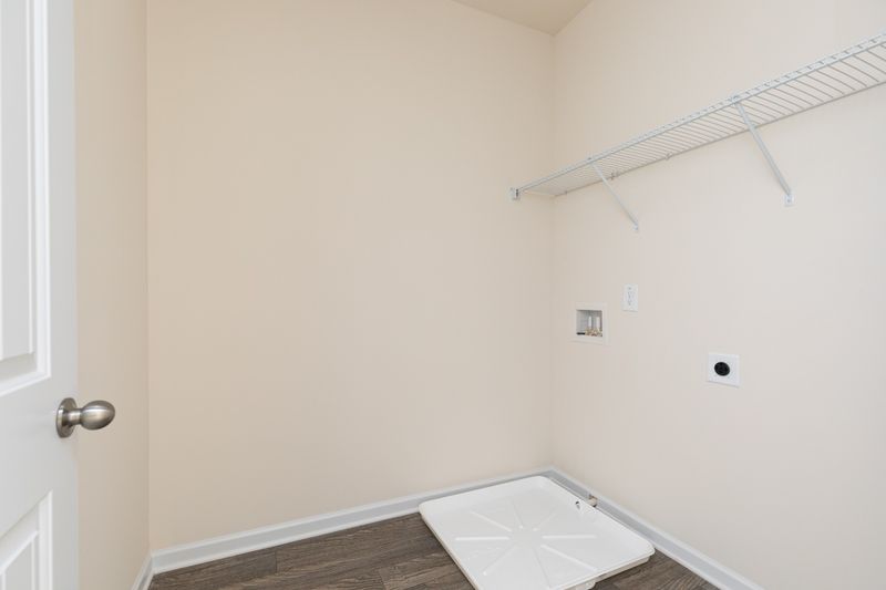 348 Geneva, Columbia, TN 38401