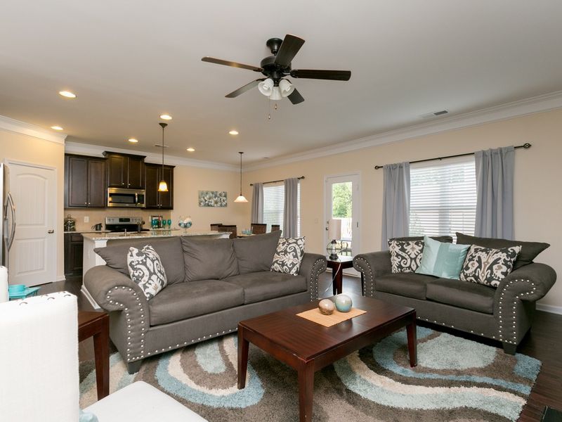 348 Geneva, Columbia, TN 38401
