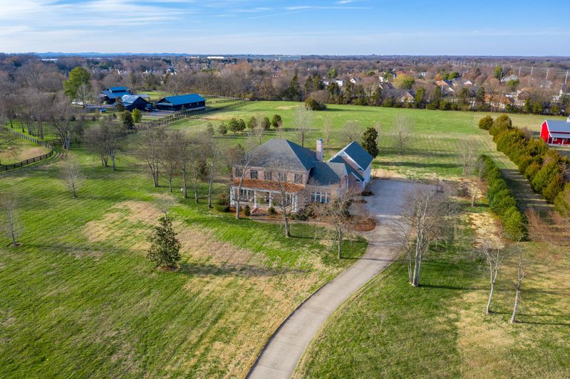 110 Coldstream Rd, Murfreesboro, TN 37127