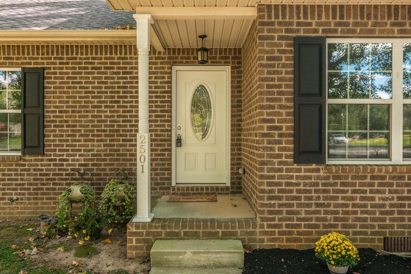 2501 Hickory Dr, Springfield, TN 37172